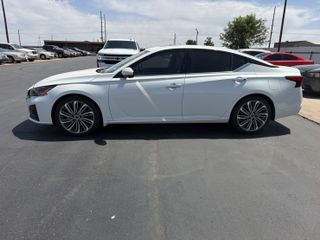 2024 Nissan Altima SL FWD - Exterior Side Driver Image